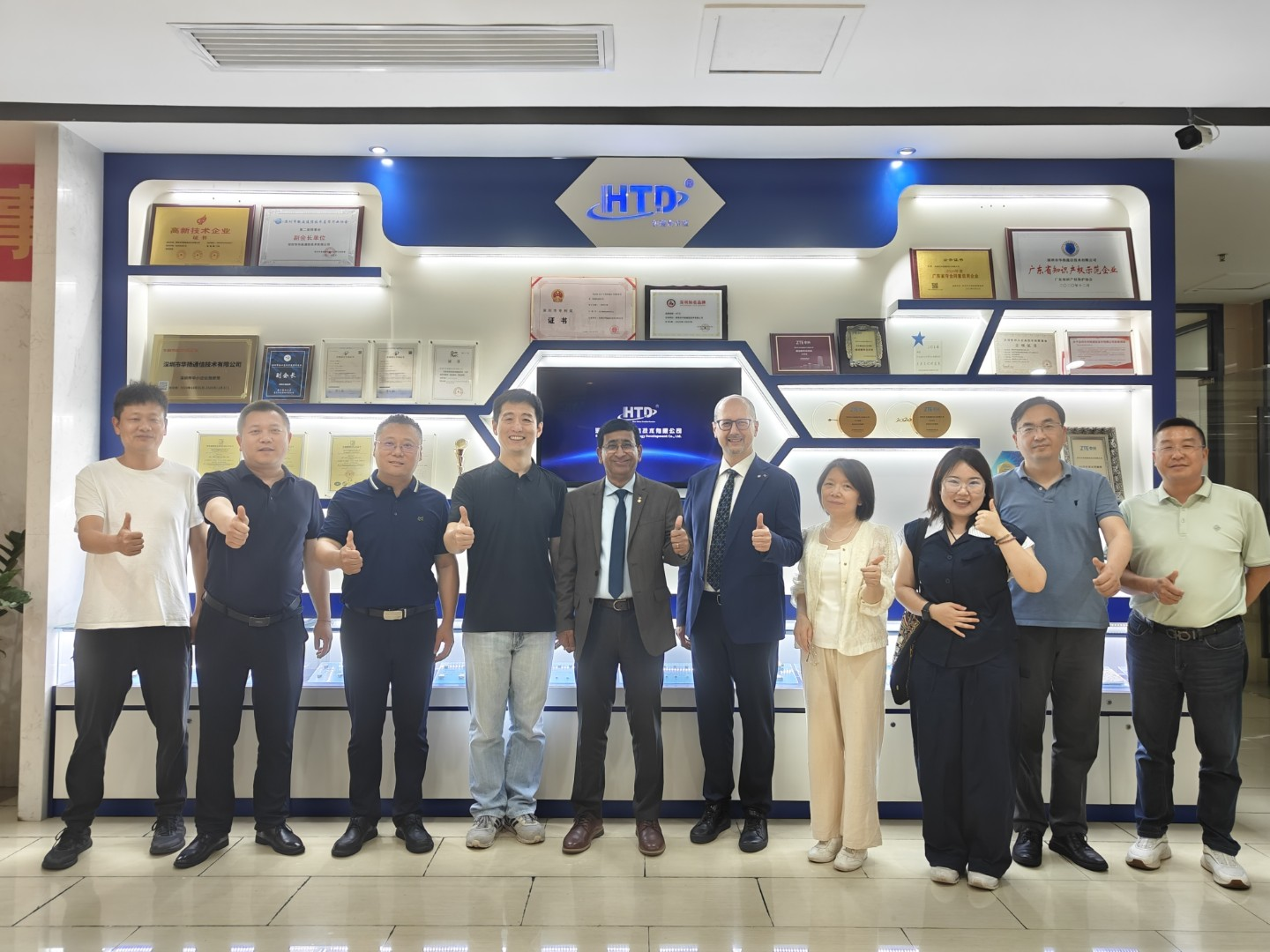 IEEE主席Maurizio Bozzi來訪華揚(yáng)通信參觀交流